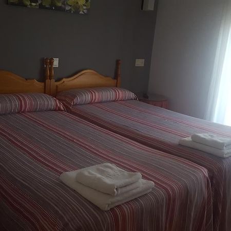 Hostal La Tablada Навалено Екстериор снимка