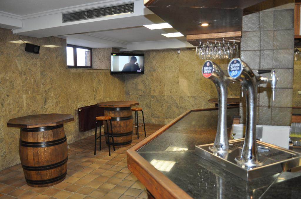 Hostal La Tablada Навалено Екстериор снимка