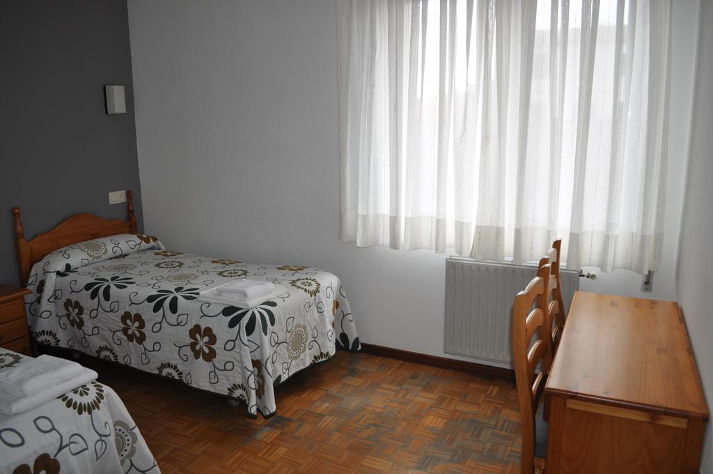Hostal La Tablada Навалено Стая снимка
